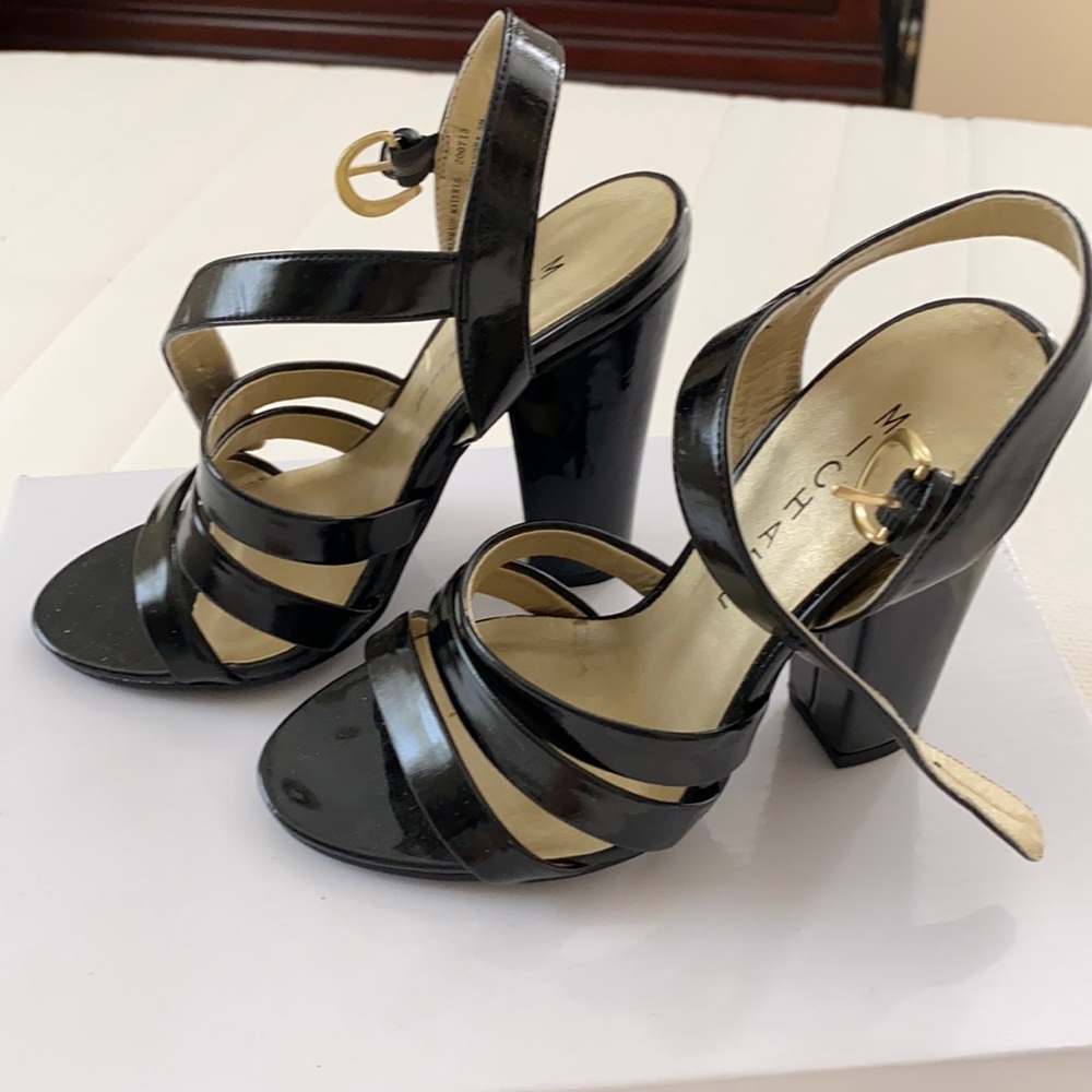 MICHAEL black heel